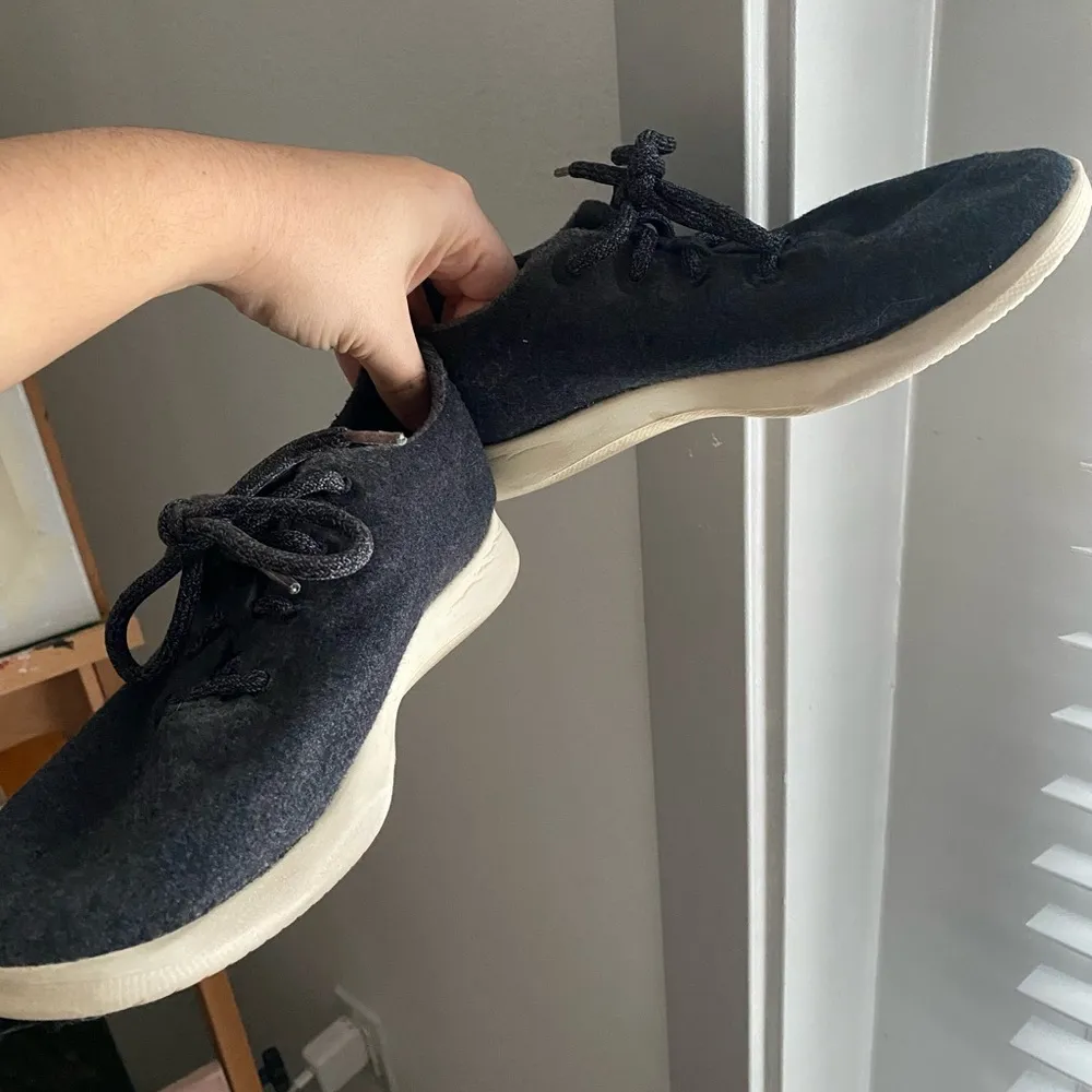 dark gray wool walking sneakers tennis shoes exercise women’s size 8 - Image 6