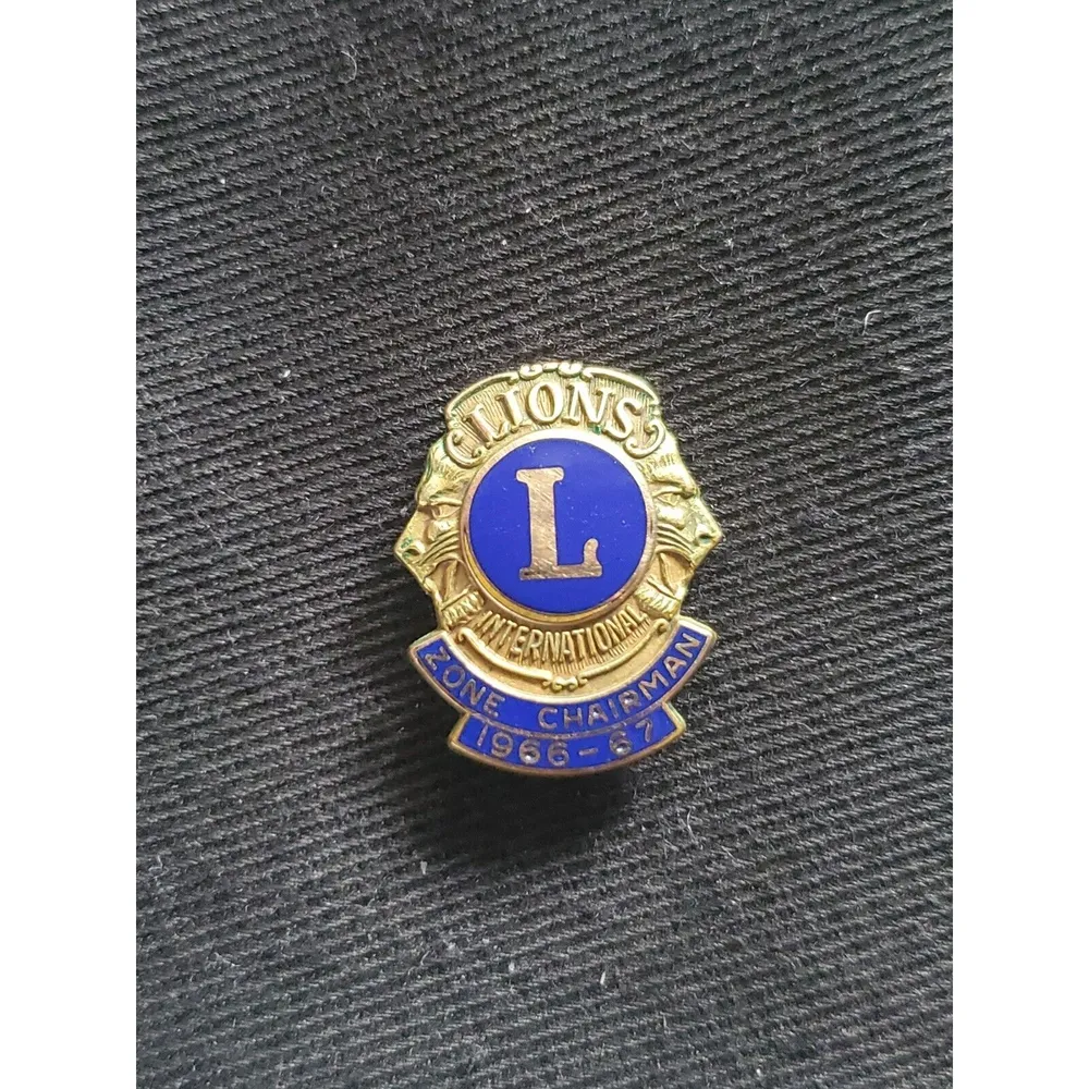 10k(?) Gold Lions Club Hat Lapel Pin Zone Chairman 1966 - Image 3