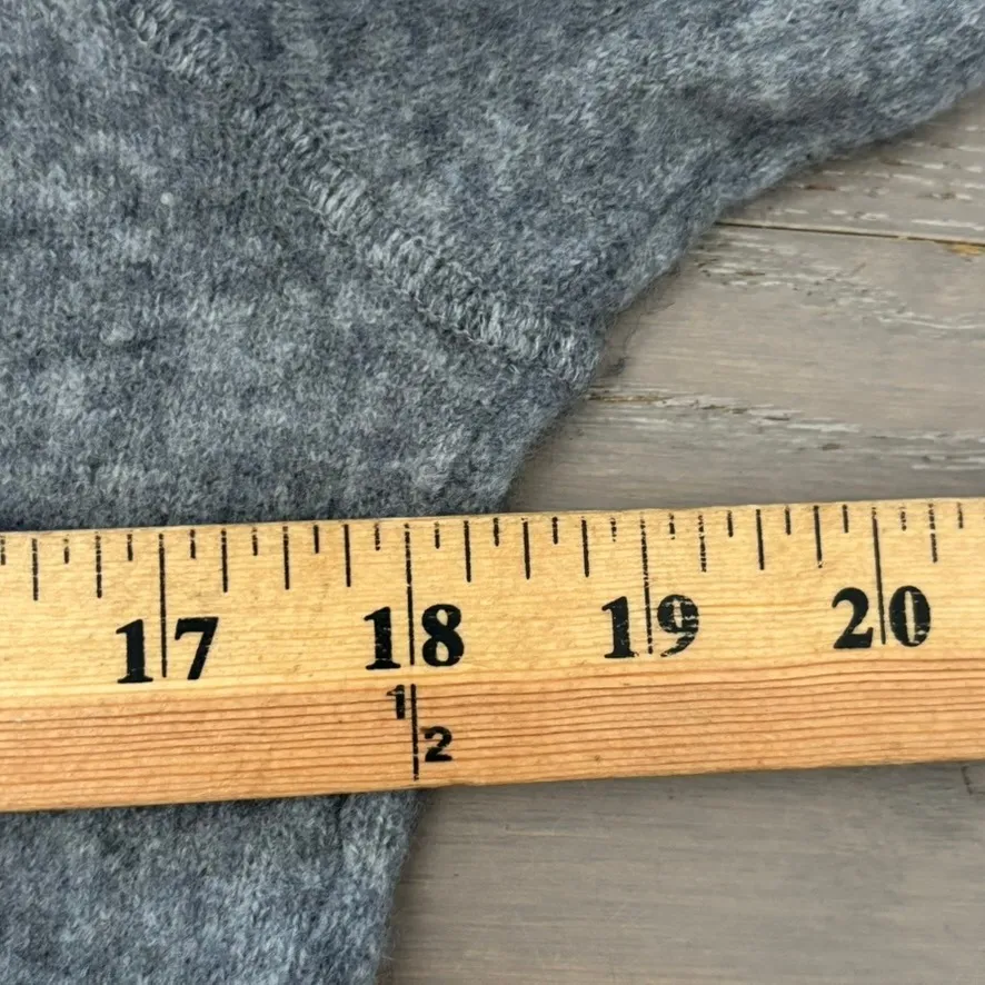 Reformation 100% Cashmere Sweater Sz S Gray Neutral Quiet Luxury Classic Winter - Image 3