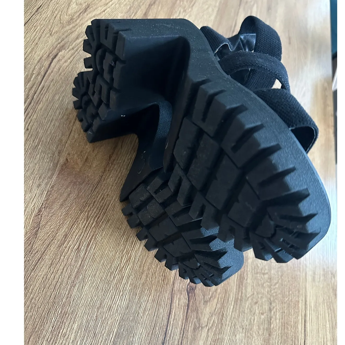 Madden NYC Black Platform Sandals Size 7 - Image 6