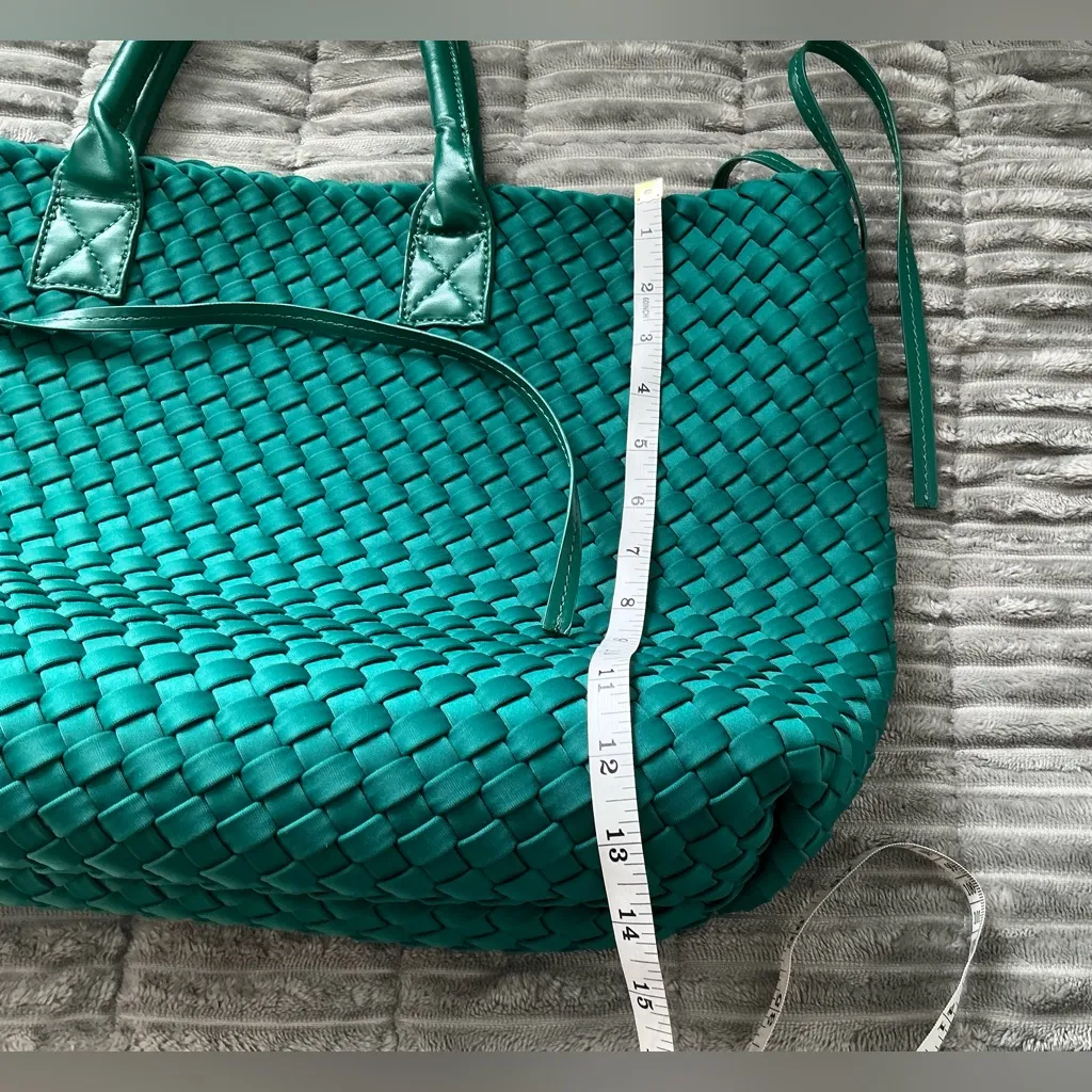 Beautiful spacious tote💚💚💚 Green - Image 11