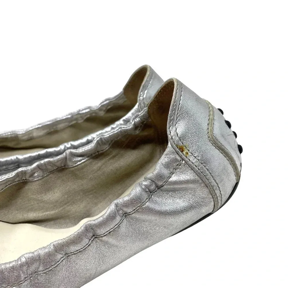 Tod's Silver Scrunch Ballet Flats with Black Patent Leather Buckle Toe Size‎ 9.5 - Image 5