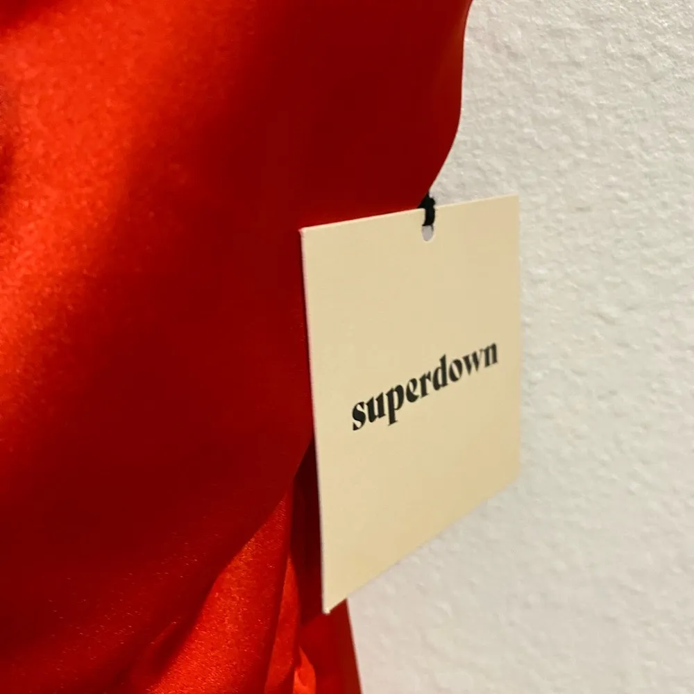 superdown Red Satin Loren Strapless Maxi Gown Sz M NWT - Image 7