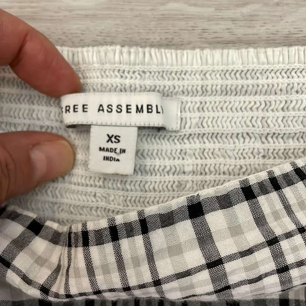 Black & White Plaid Elastic Off the Shoulder Flare Crop Top XS - Image 6