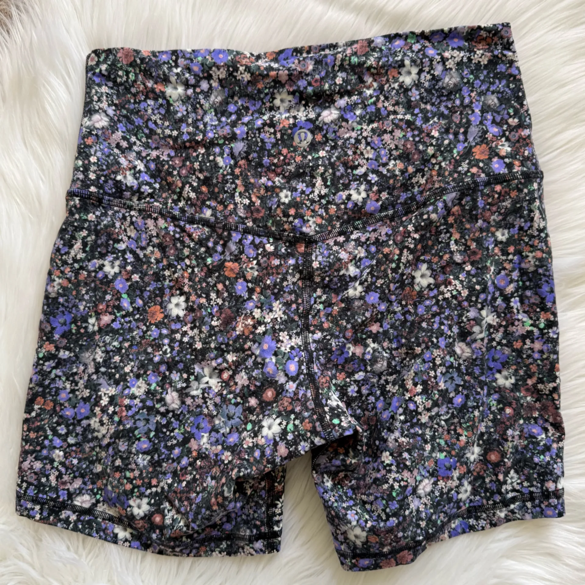 lululemon Align™ High-Rise Short 6"
Flower Burst Multi 8 - Image 5