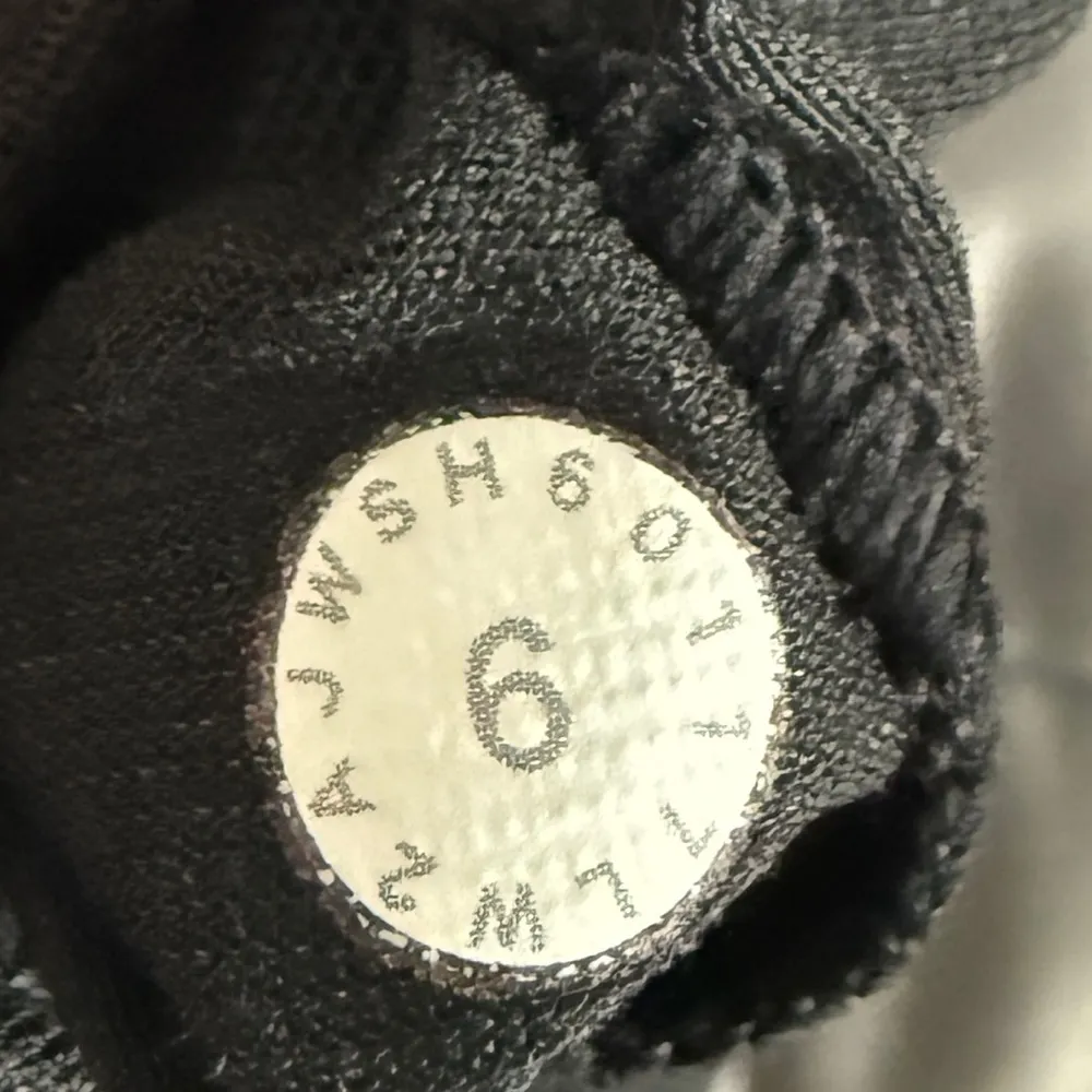 Lululemon Invigorate Sports Bra Heathered Black / Black Mesh Size 6 Racerback - Image 7