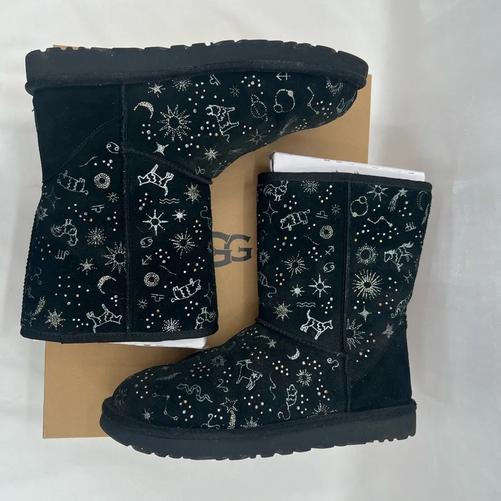 Ugg Classic Short Zodiac Boot 10M - Image 5