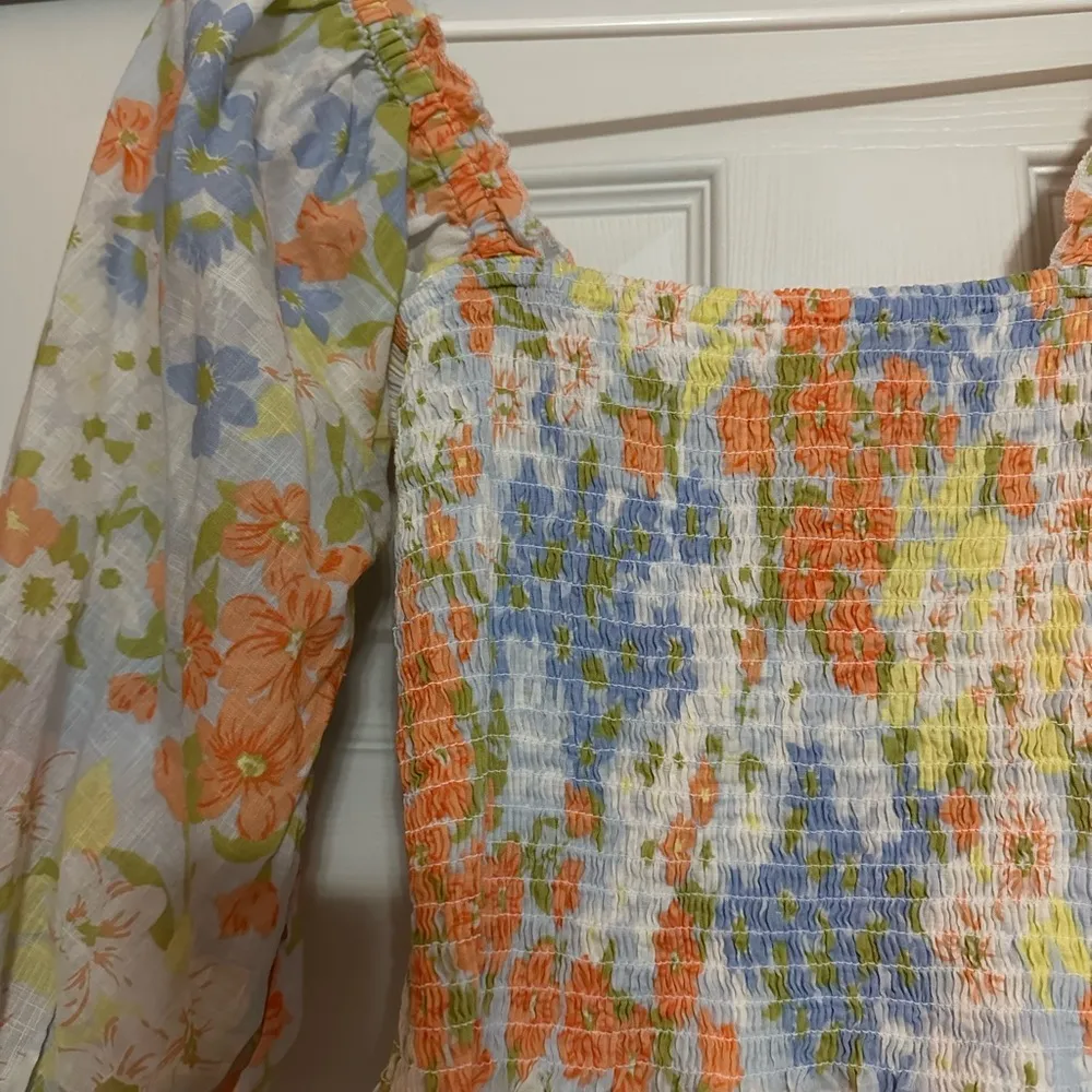 Womens size medium Billabong never worn top - Image 2