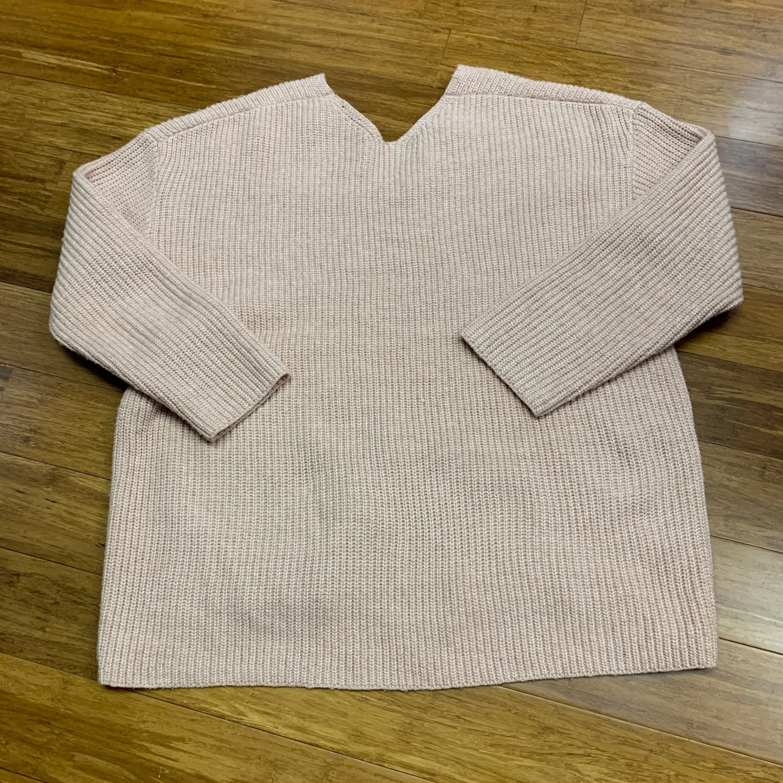 EXPRESS LONDON Pink Beige Ribbed V Neck Long Sleeve Sweater Women's Size Large - Image 3