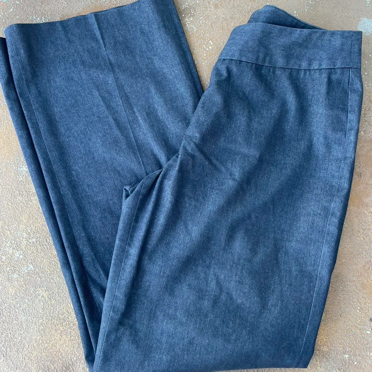 Navy blue low-rise wide-leg trousers with a flattering fit size 4 - Image 4