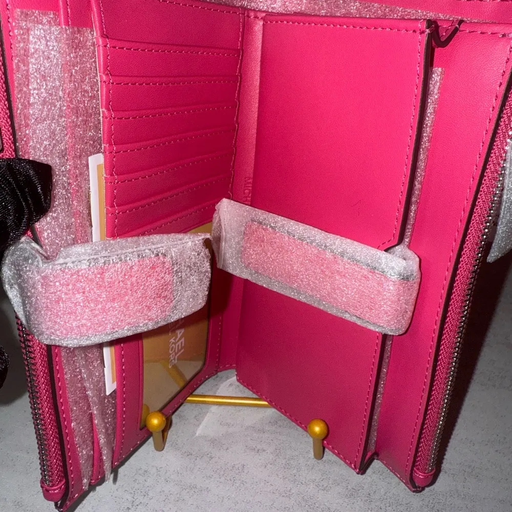 Michael Kors Jet Set Travel Large DoubleZip Wristlet Wallet Dragonfruit Pink - Image 4