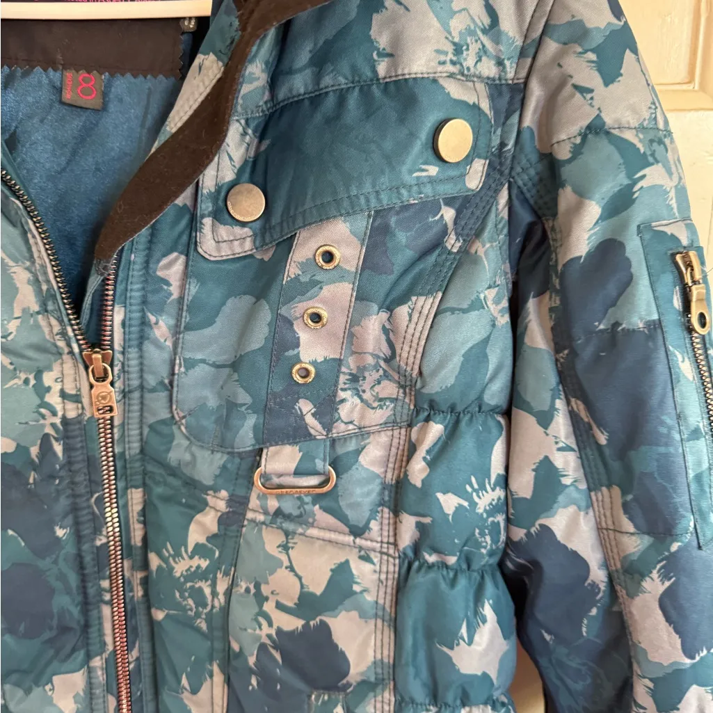 Obermeyer women’s Leighton blue abstract ski jacket size 8 - Image 4