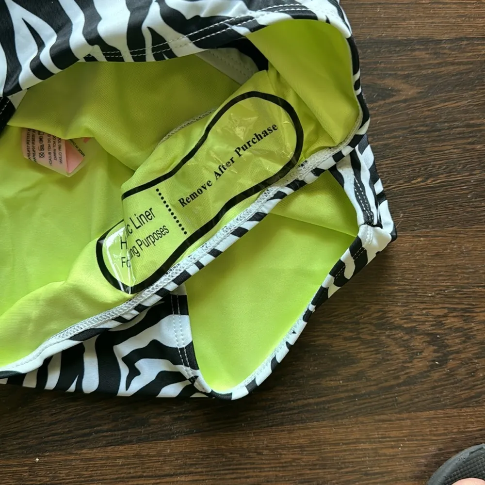 Juicy Couture One Piece Deep V Bathing Suit Leopard & Zebra Print Medium - Image 7