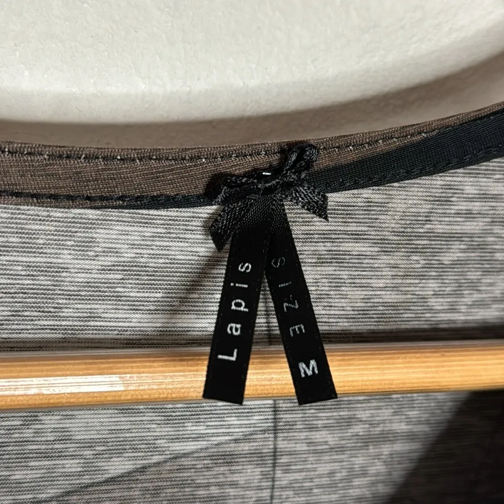 Lapis Ruched 3/4 sleeve Abstract Print V - Image 7