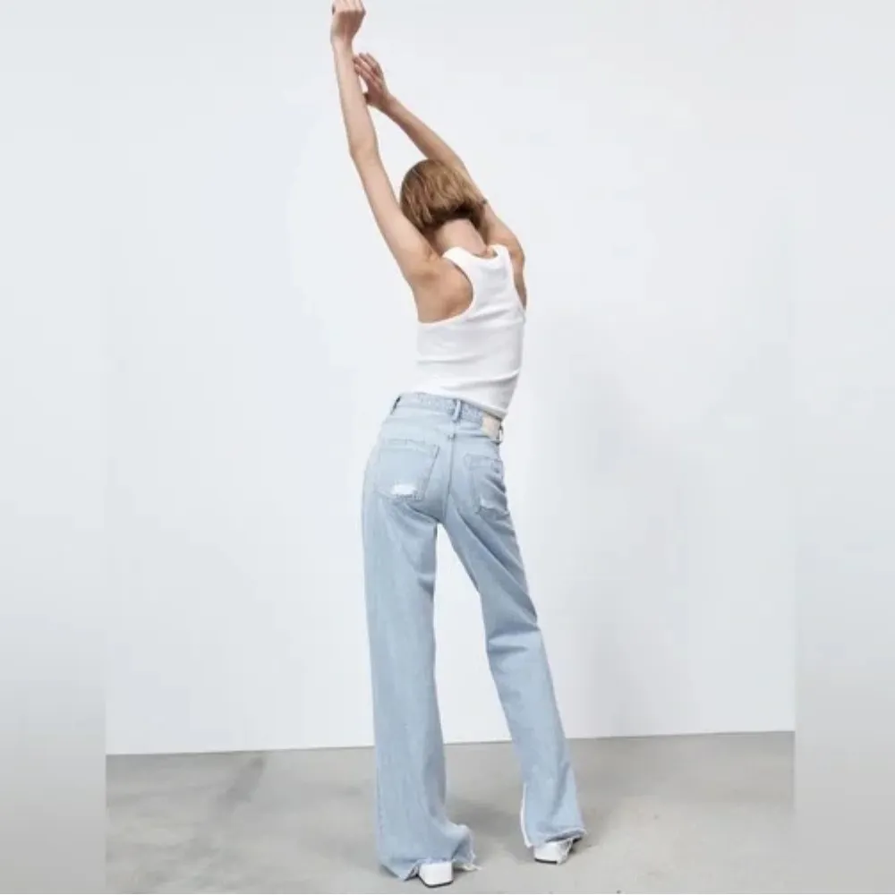 Wide Leg Full Length Light Wash Jeans - Image 3
