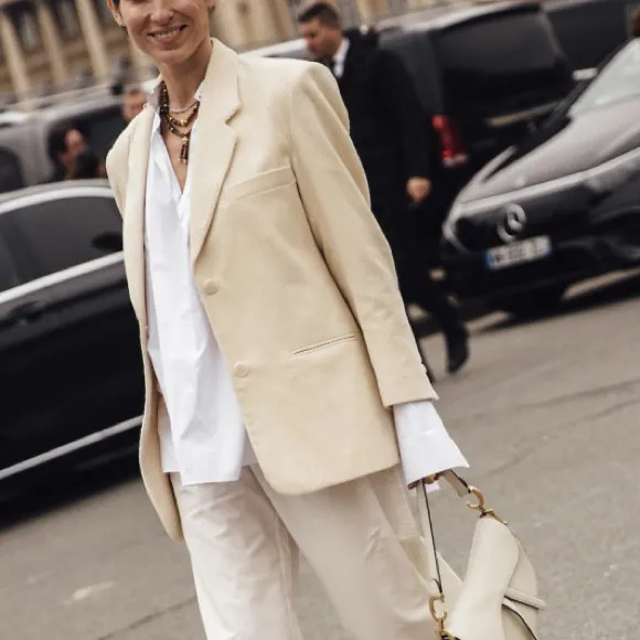 White long sleeve button down NWOT - Image 3