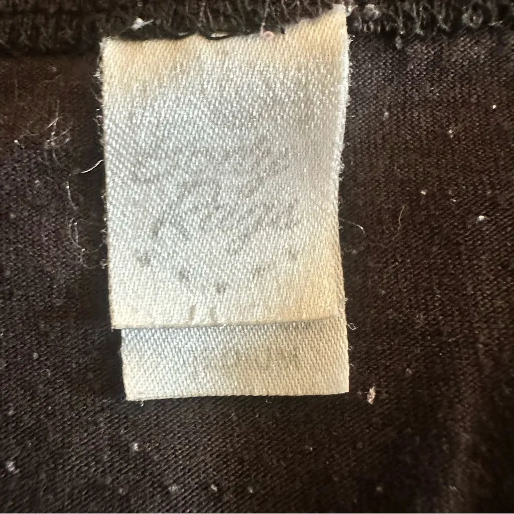 Boston Girls Are Wicked Cute Black & Yellow Graphic Tee Size Medium - Image 6