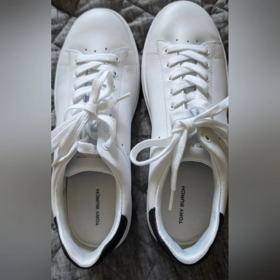 Tori Burch Howell Court with Navy Emblem NEW - Image 2