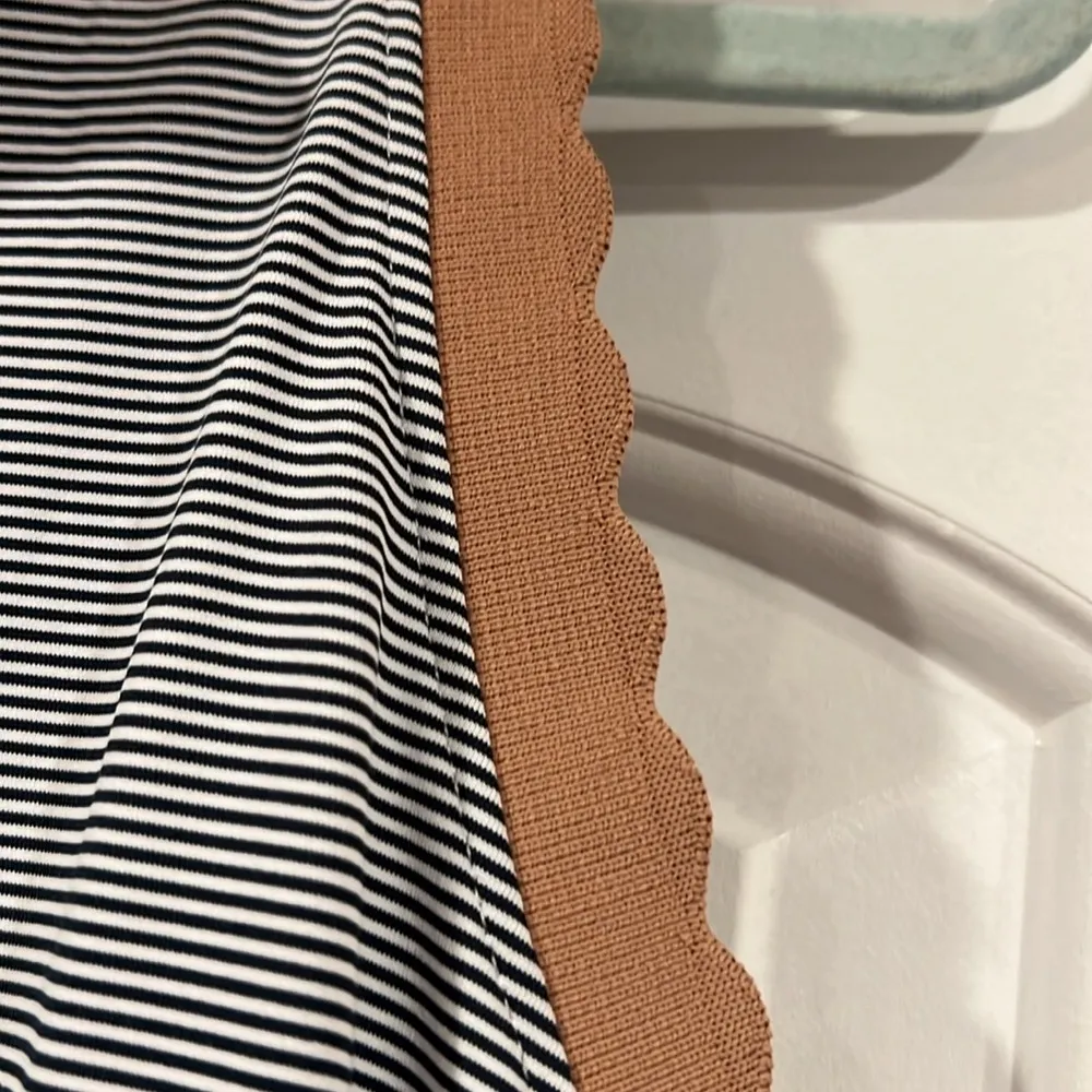 Peter millar women’s opal sleeveless stretch polo golf shirt medium - Image 4