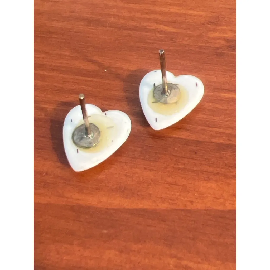Vintage Porcelain Ceramic Heart Stud Earrings Hand Painted Pierced Estate 3/8" White - Image 3