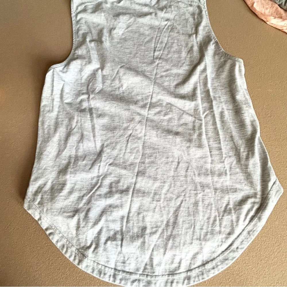 Adidas Gray Tank Top Medium - Image 3