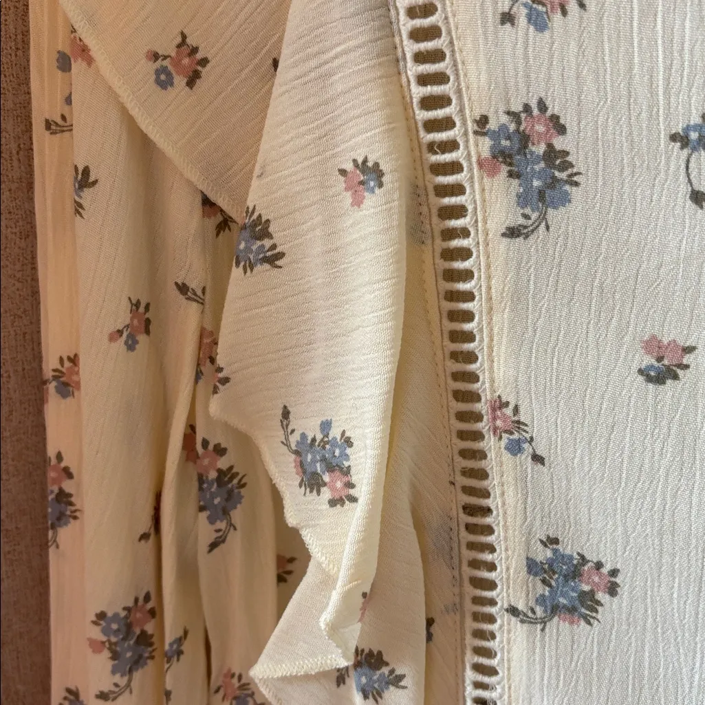 Planet Gold Cream Floral Ruffle Top large - Image 4