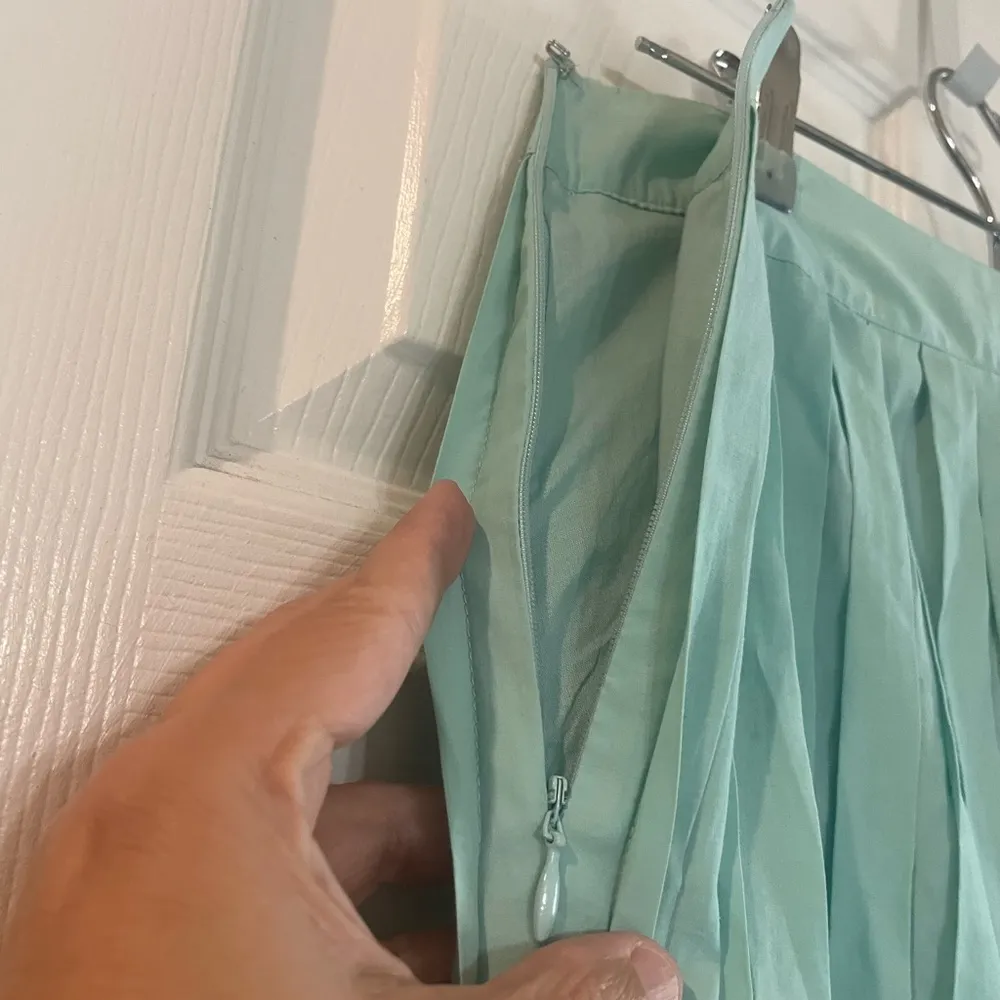 NWT Talbots mint seafoam green pleated skirt. Size 2 - Image 6