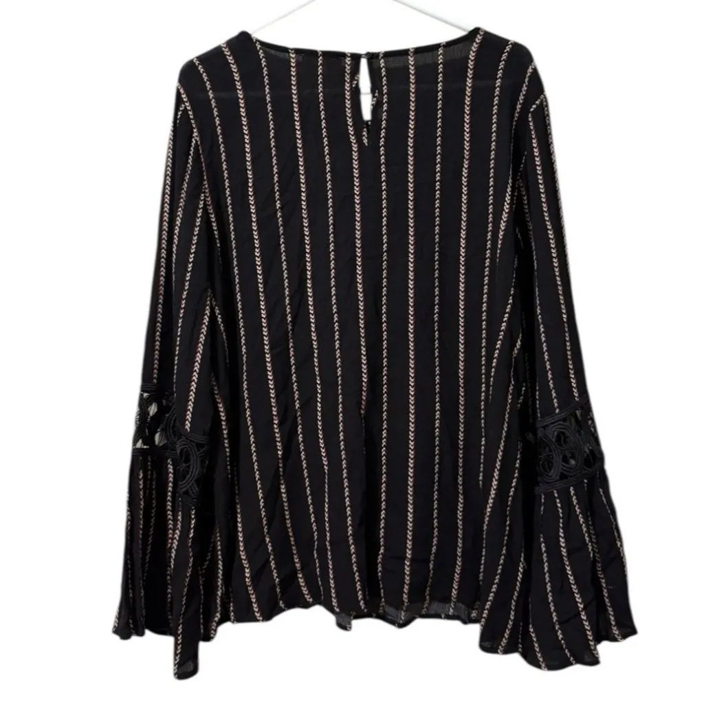 ODDY Women‎ Size Medium Crocheted Bell Sleeve Blouse Boho Hippie Peasant Rayon - Image 2