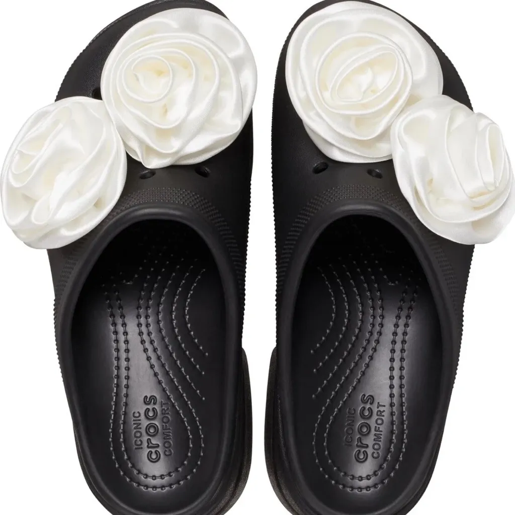 NWT Crocs Siren Rosette Platform Clog Black w/ White Satin Roses Heels W 11 - Image 2
