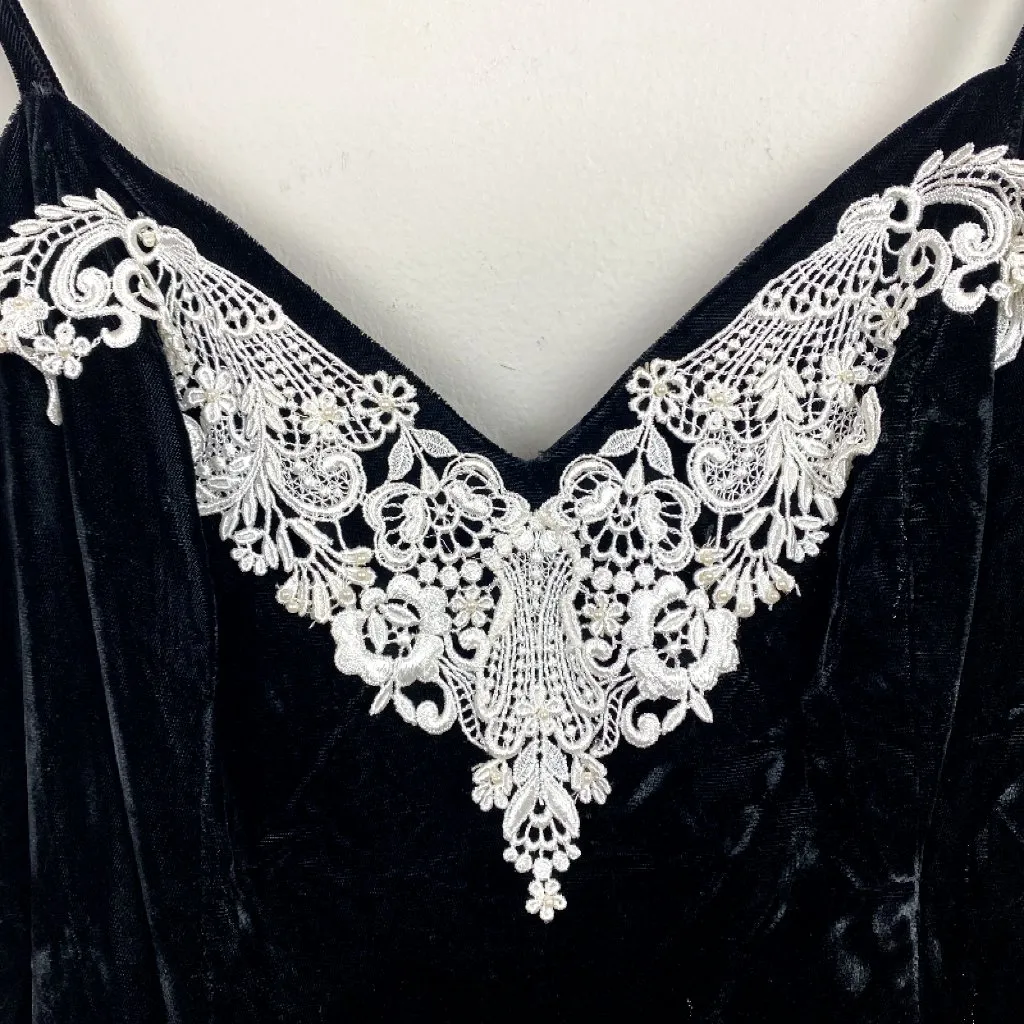 Roberta Evening Gown 13/14 Black Velvet Lace Sheath V - Image 3