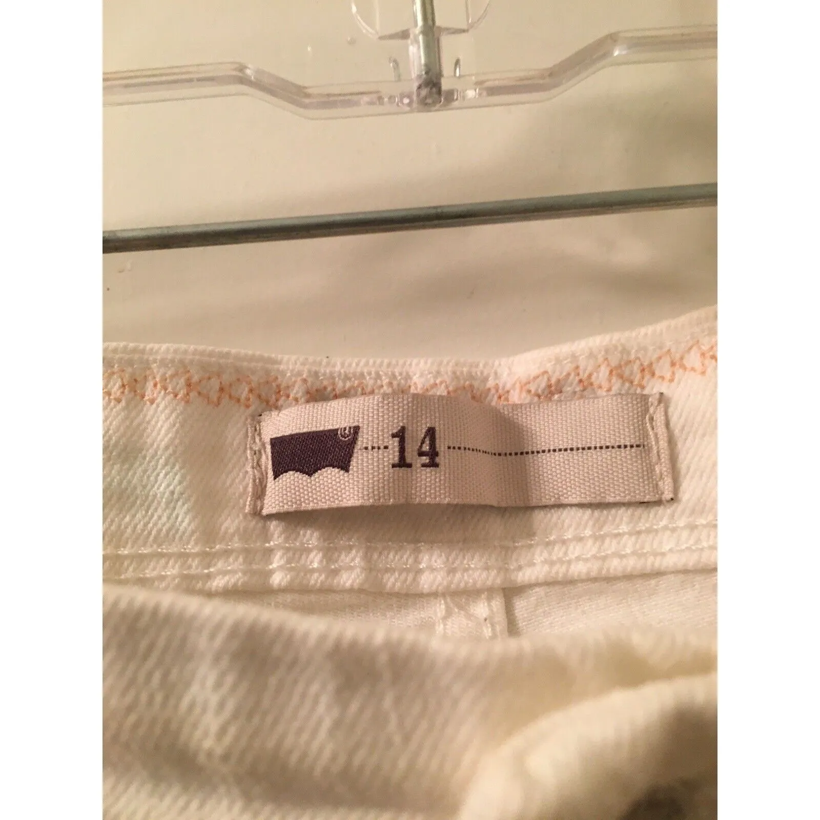 Levi's Women's White Denim Jean Shorts Pockets Size 14 - Image 3