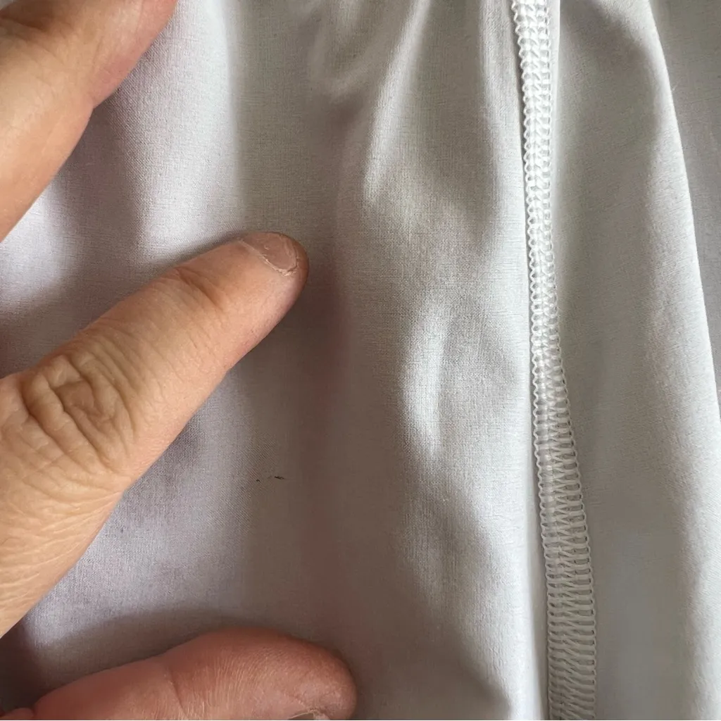 Lululemon Women’s Hotty Hot Cream‎ White Shorts Size 6 - Image 8