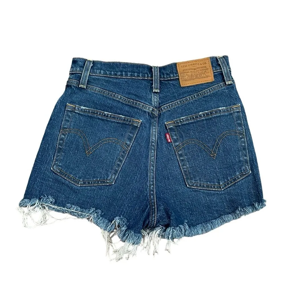 Levi’s Ribcage Premium Shorts Distressed in Medium Wash Charleston Chill Size 25 - Image 4