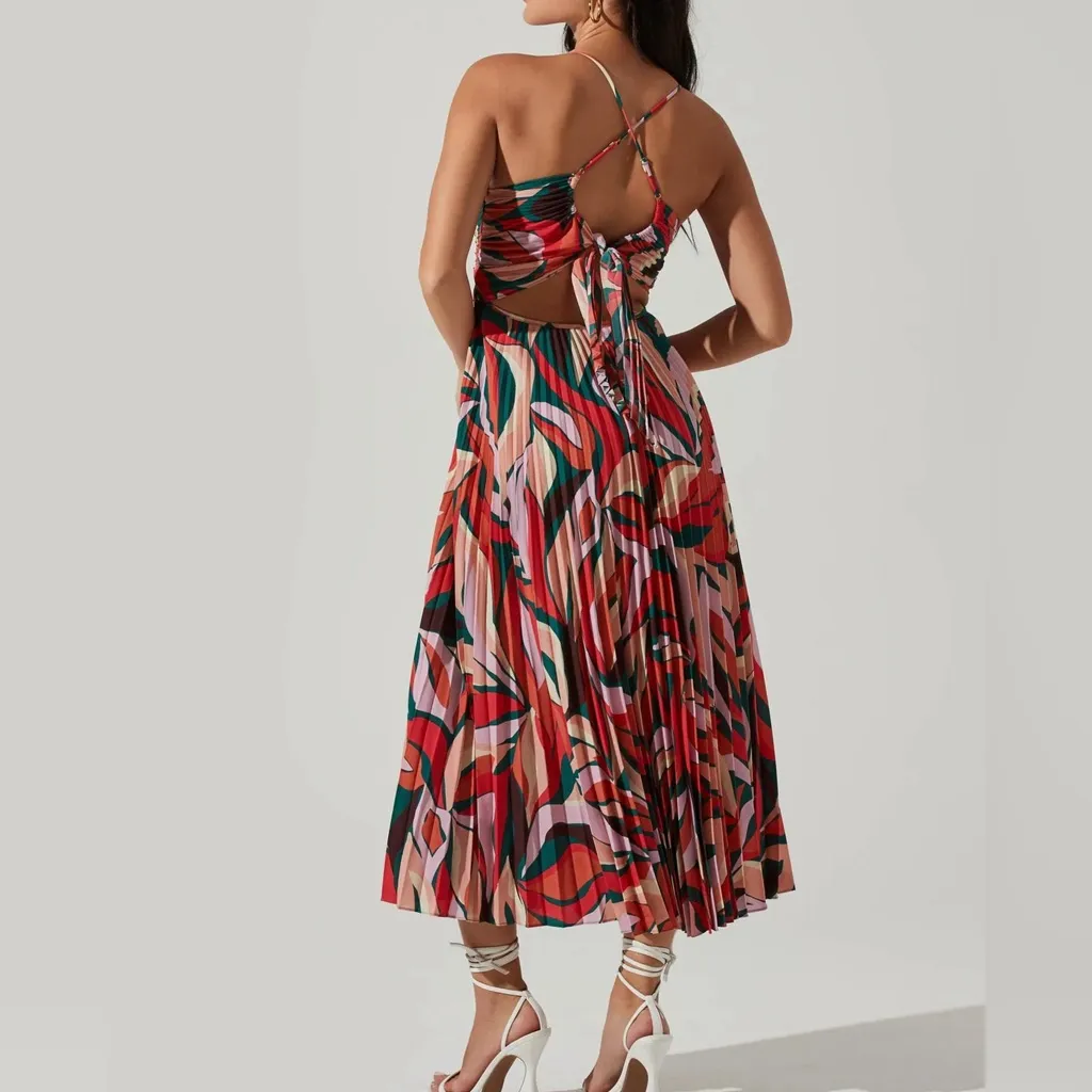 ASTR The Label Revolve Blythe Open Back Plisse Pleated Midi Dress - Image 2