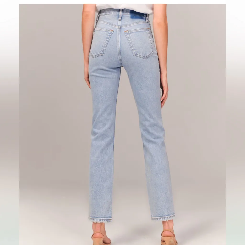 Abercrombie & Fitch Women’s Light Blue Straight Ultra High Rise Jeans Size 31/12 - Image 2