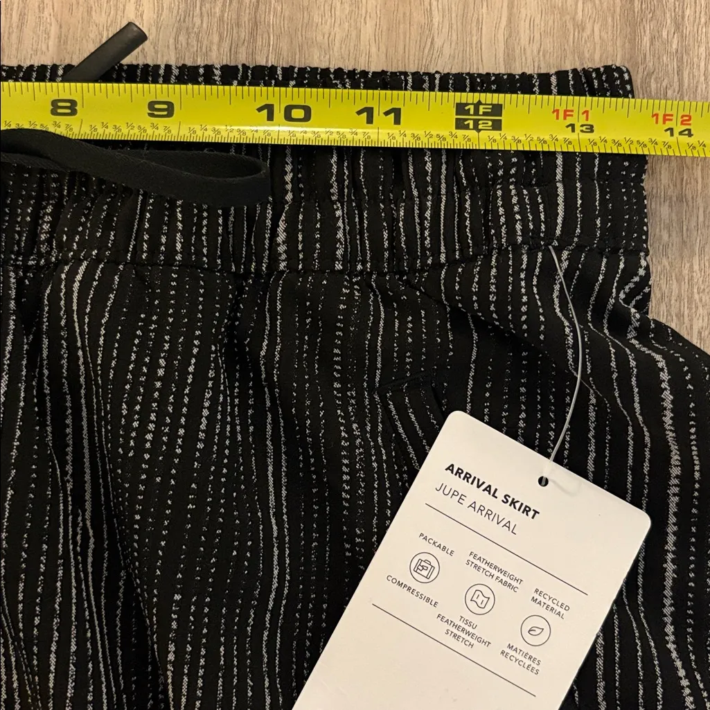 New Athleta Arrival Skirt Size 4 Pull On Black White Striped - Image 8