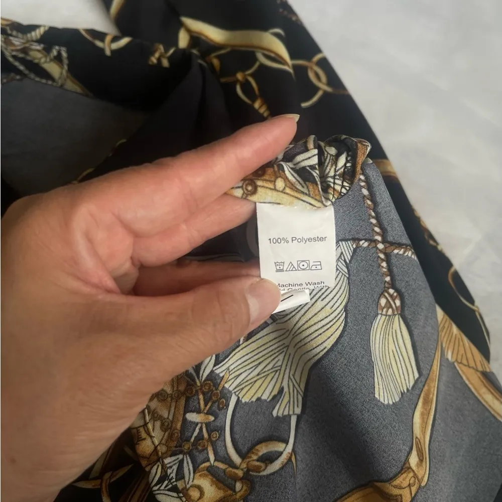 Elegant Black and Gold Chain Print Blouse - Image 6