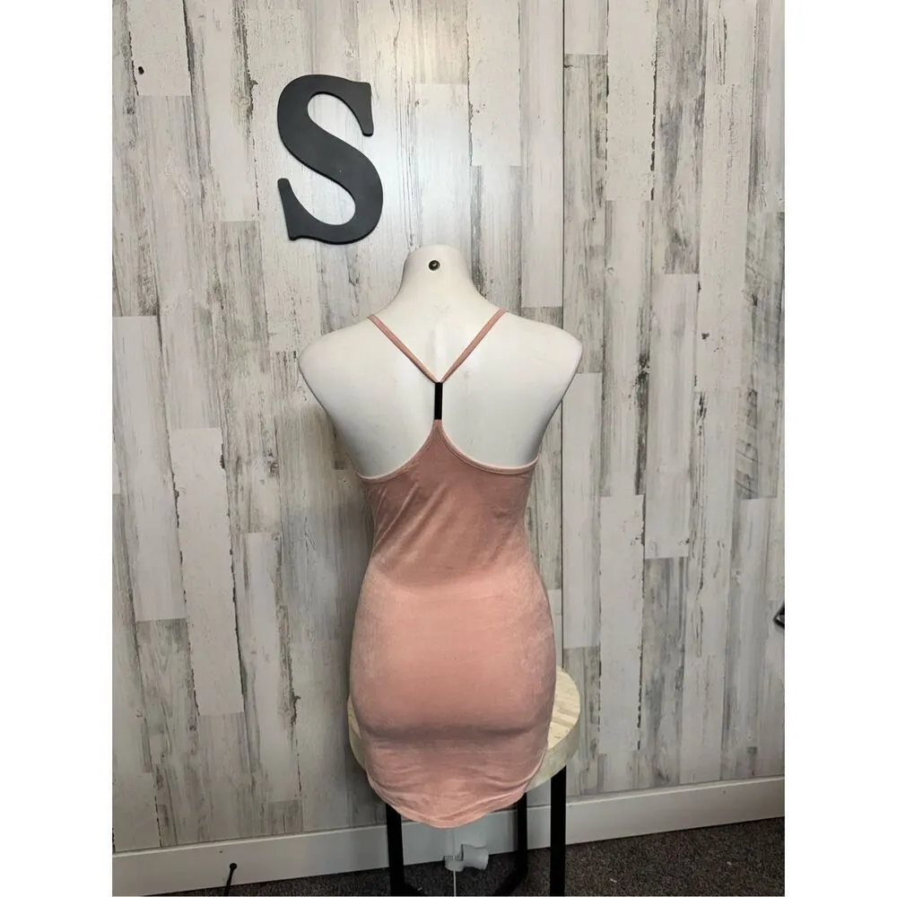 Windsor pink velvet dress - Image 4