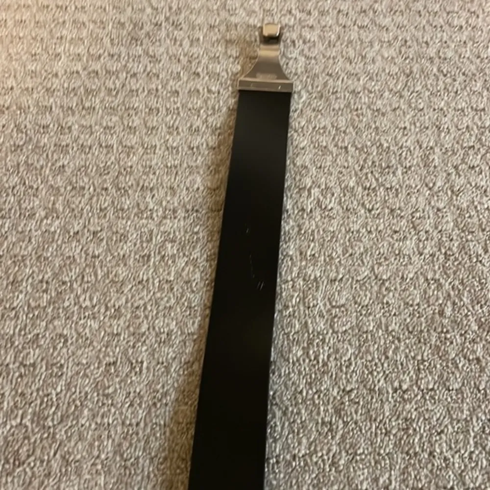 Chico’s Black Leather Painted Metal Medallion Clasp Adjustable Belt - Image 6