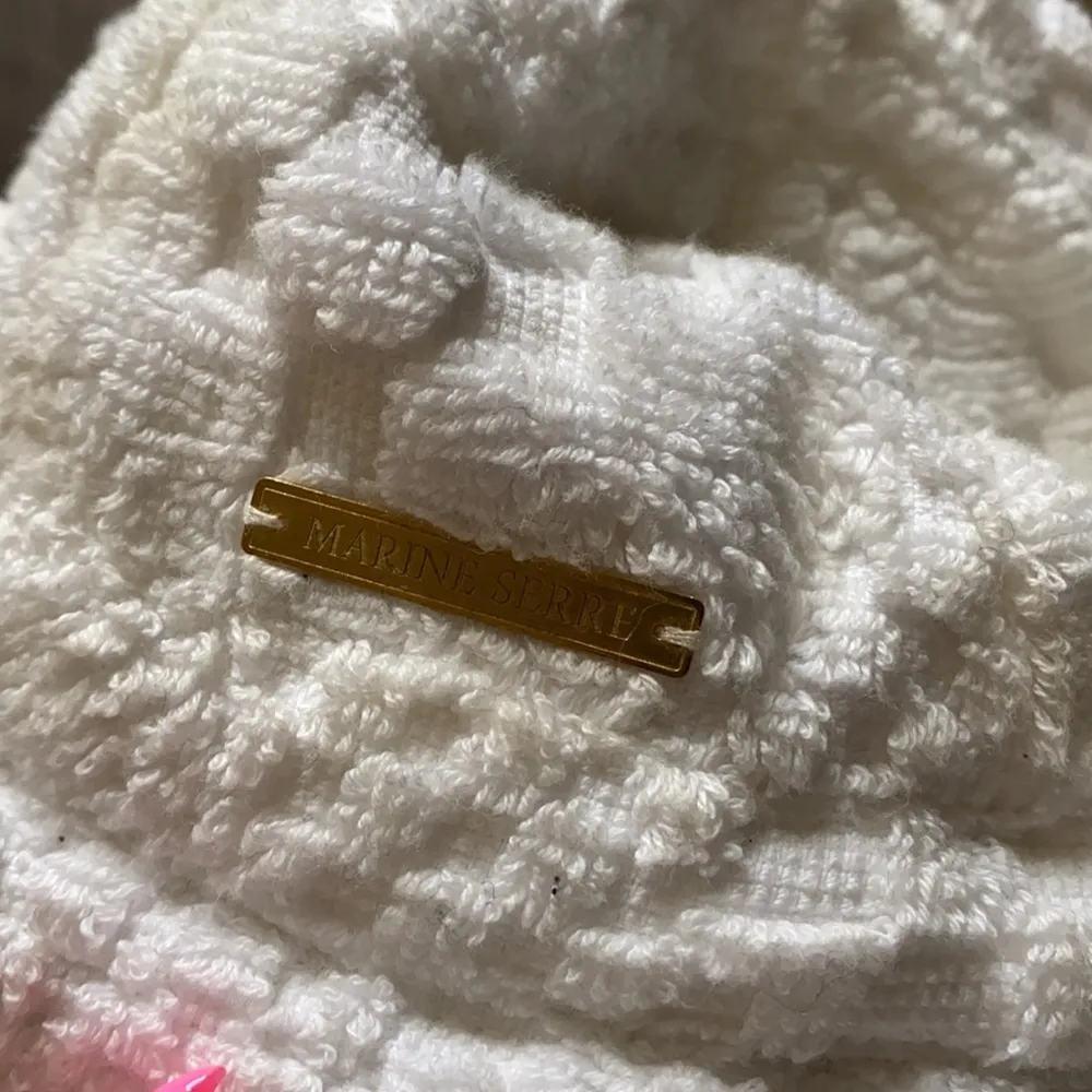 White Check - Image 3