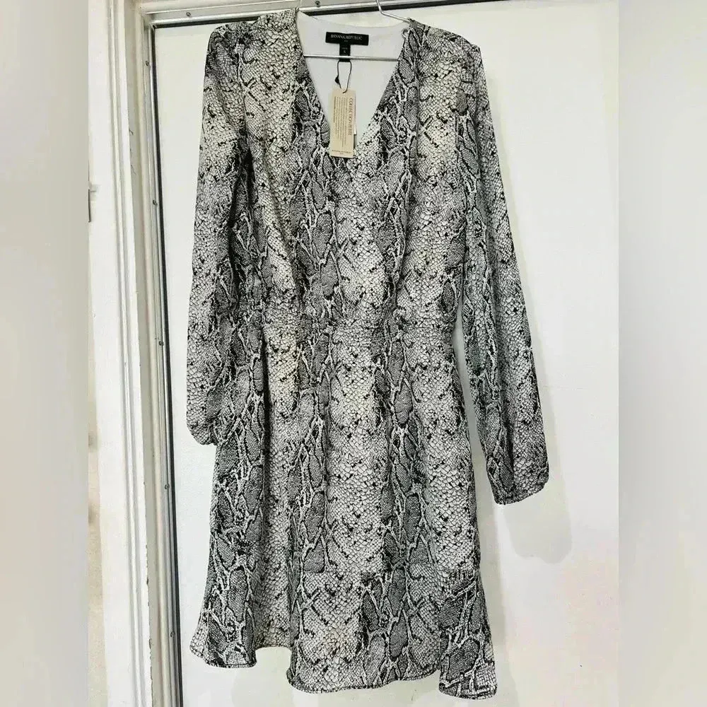 Banana Republic  NWT Python Print Wrap Dress S petite - Image 11