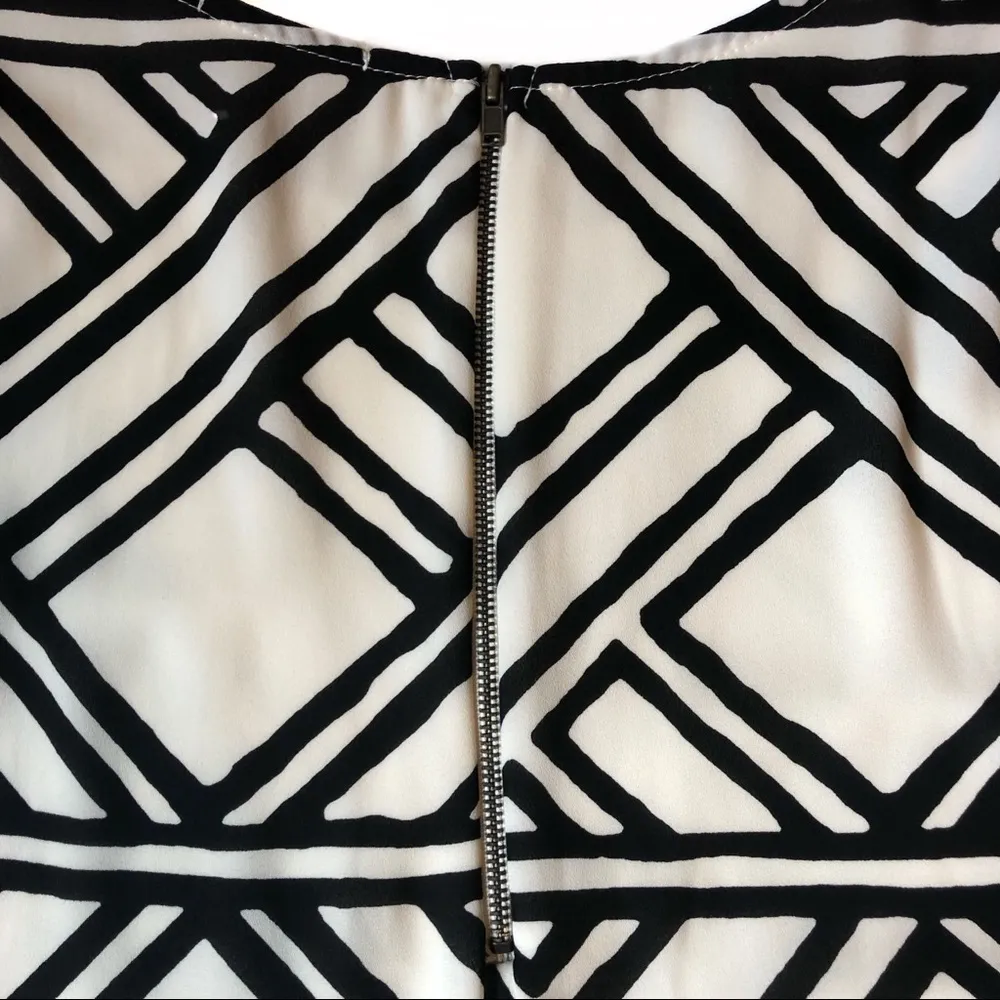 Everly Geometric Print Dress - Image 7