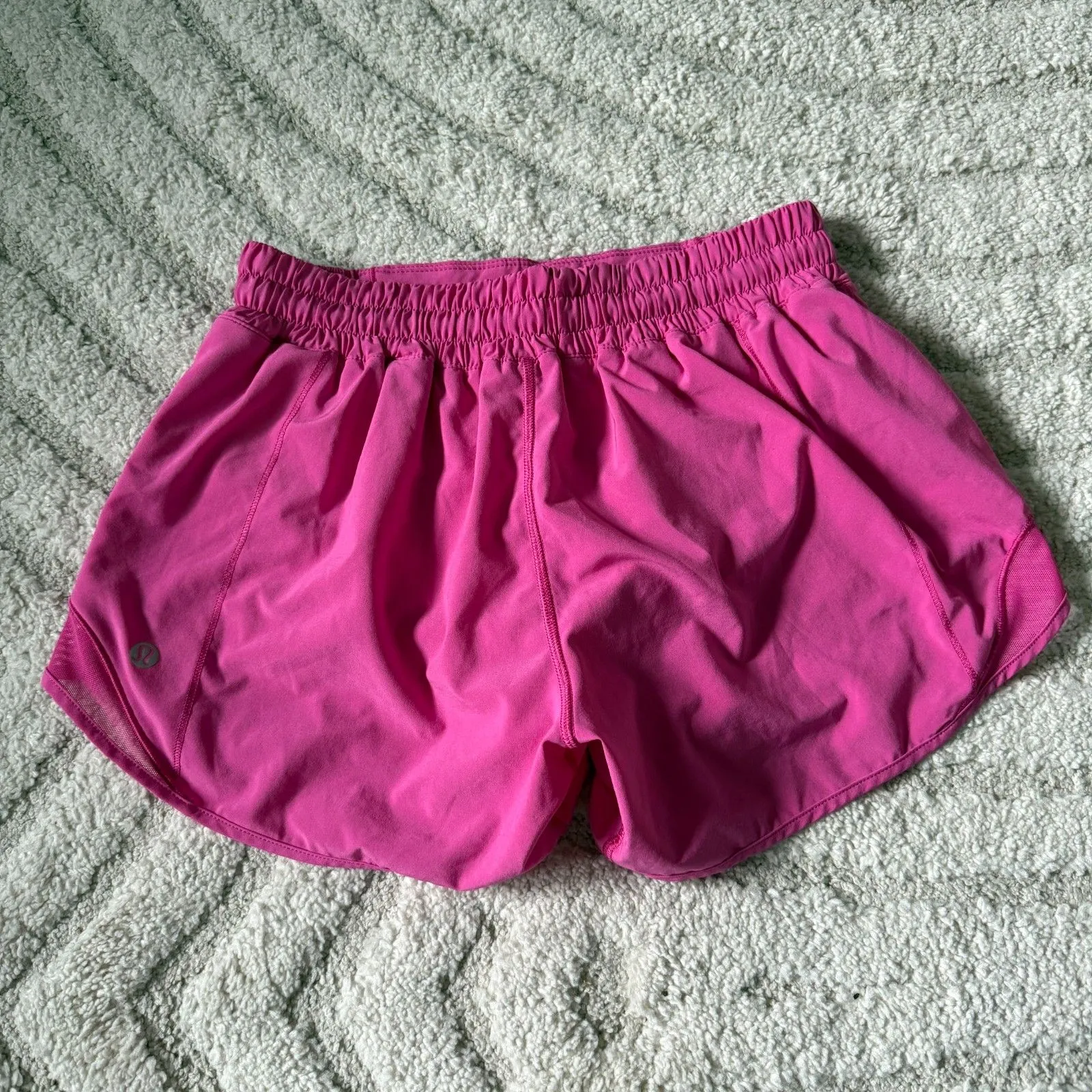 Lululemon Hotty Hot Low Rise Short 4" Sonic Pink Hawaii Edition Size 6 - Image 3