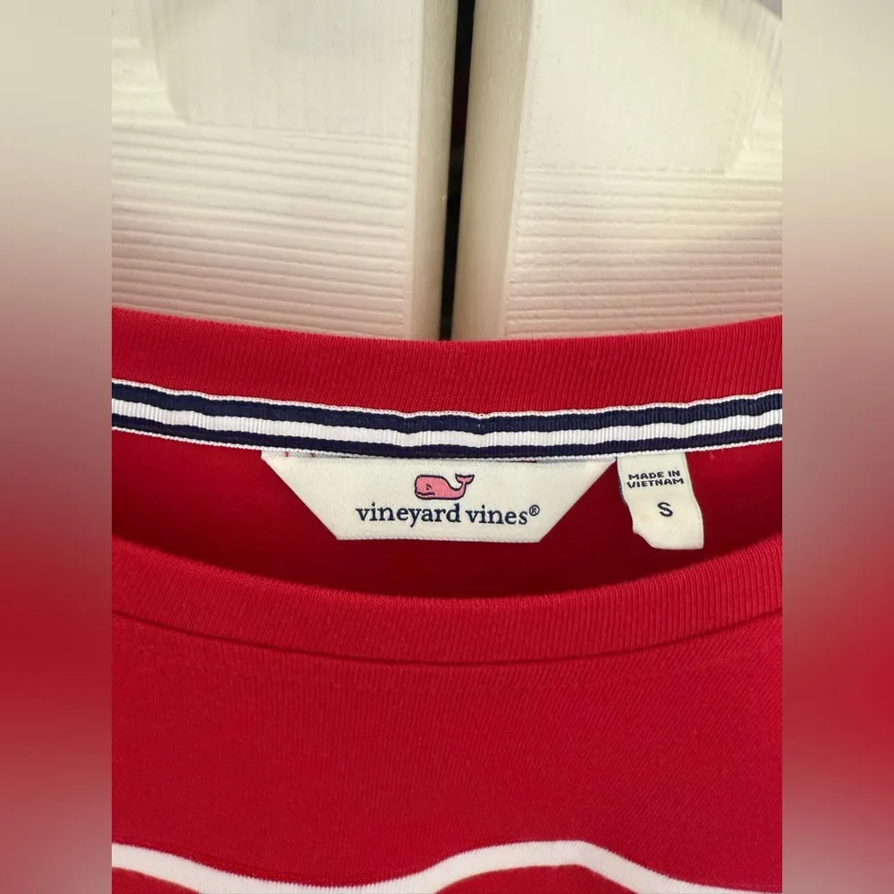 Vineyard Vines Striped Deluxe Tee Red and White Stripe Long Sleeve T-Shirt Small - Image 4