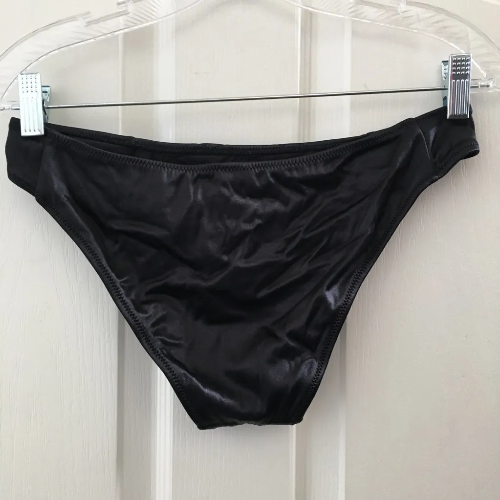 FINAL MARKDOWN Ladies skinny dip swimsuit bottom medium Black - Image 4