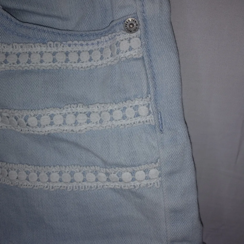 Bullhead 7 High Rise Lace Trim Light Wash 90s Jeans Shorts Blue Size undefined - Image 3