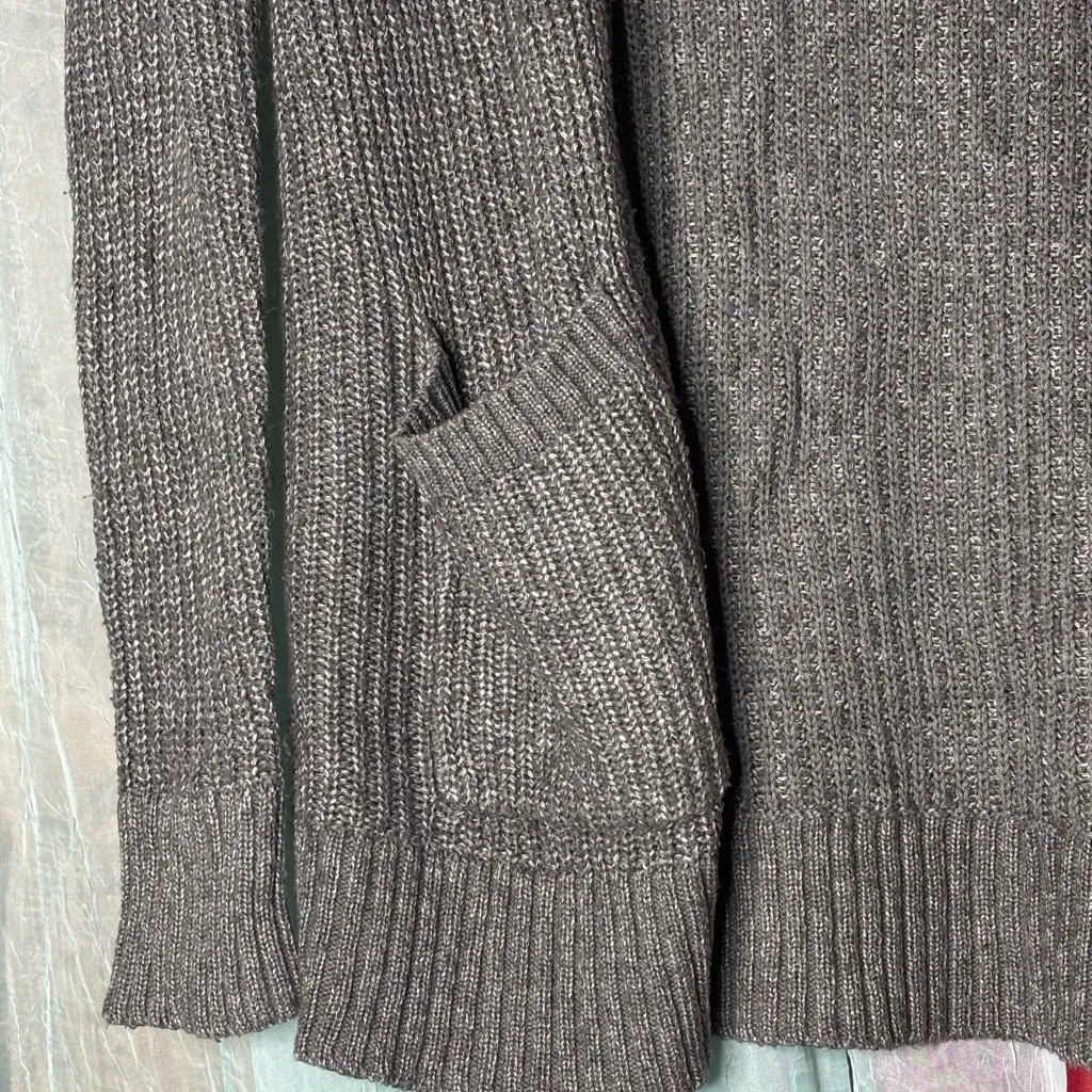 American Eagle Outfitters Green Women's Sweater - Image 4