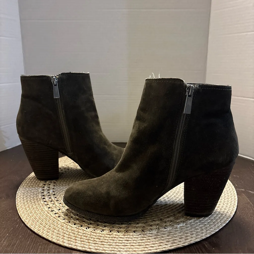 Vince Camuto Hayzee Suede Fringe Women's Ankle Bootie Olive 9.5WM - Image 4