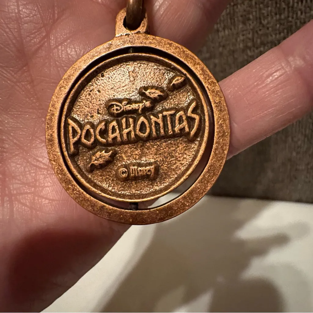 Disney Pocahontas Metal Bronze Key Chain John Smith Vintage Two Sided NWT - Image 4