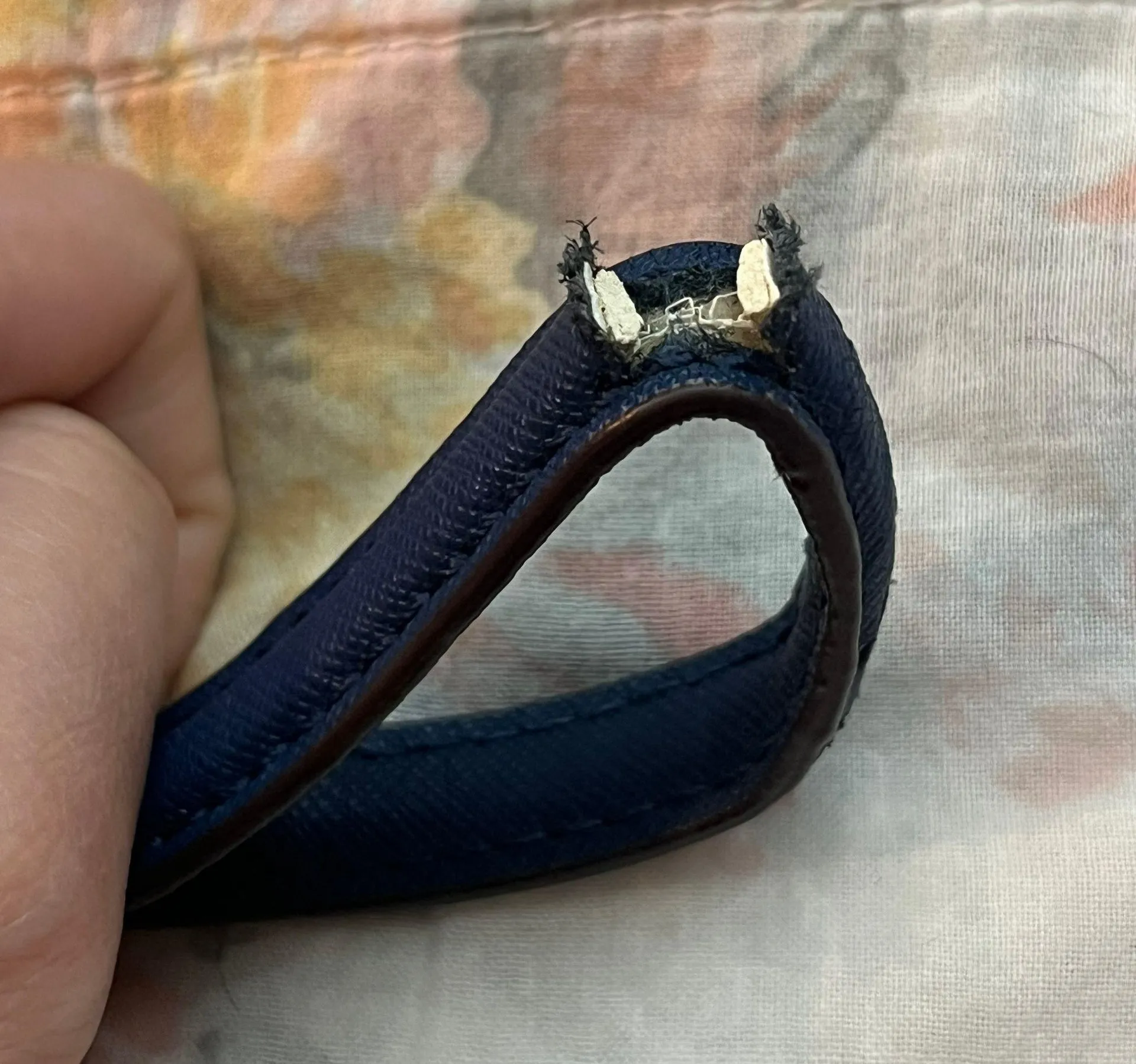 Calvin Klein blue saffiano leather crossbody bag - Image 5